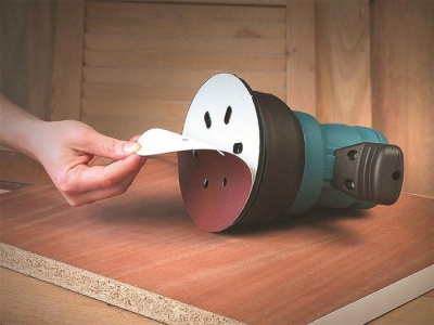 Круг абразивный шлифовальный на липучке 8 отверстий Ø125 P80 (УПАКОВКА ПО 100ШТ) Круг абразивный шлифовальный на липучке 8 отверстий Ø125 P80 (УПАКОВКА ПО 100ШТ)